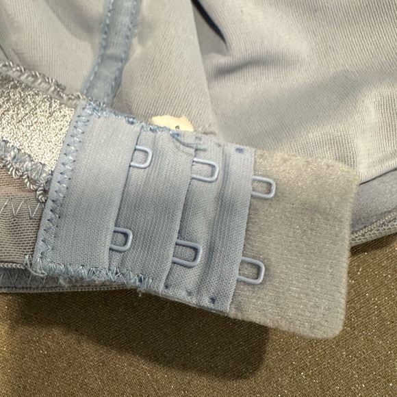 Elegant Lace Embroidered Blue and Pink Unlined Underwire Bra Size 40DD - Picture 7 of 11